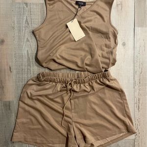 NYDJ S/M tan set. NWT